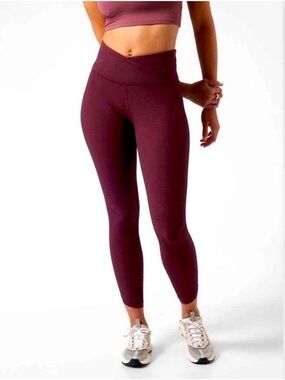Athleta Elation Rib Crossover 7/8 Leggings Maroon size Medium
